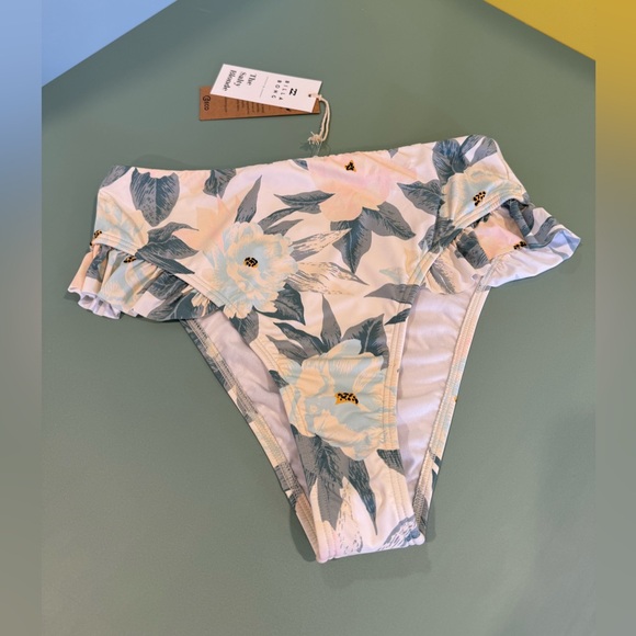 ✨ Billabong x Salty Blonde Maui Rider Bikini Set - NWT - Size detailed below ✨ - Picture 7 of 16